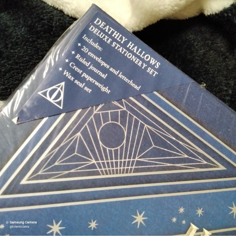 Harry Potter, Deathly Hallows Deluxe
Stationary - Picture 6 of 6